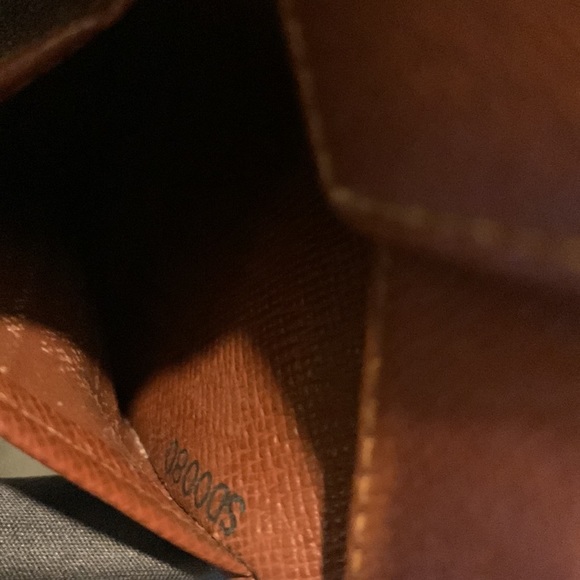 Louis Vuitton Marco Wallet - Picture 11 of 11